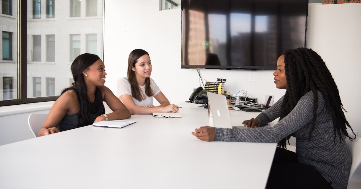 découvrez l'importance de la diversité dans notre société moderne. explorez comment la richesse des différences culturelles, raciales et de genre contribue à la créativité, l'innovation et à un monde plus inclusif.